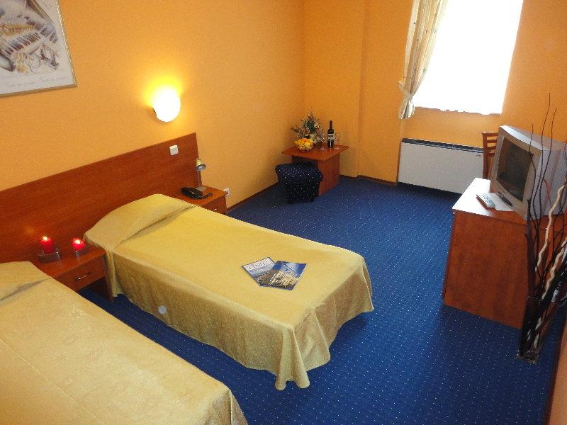Hotel Sveta 4*