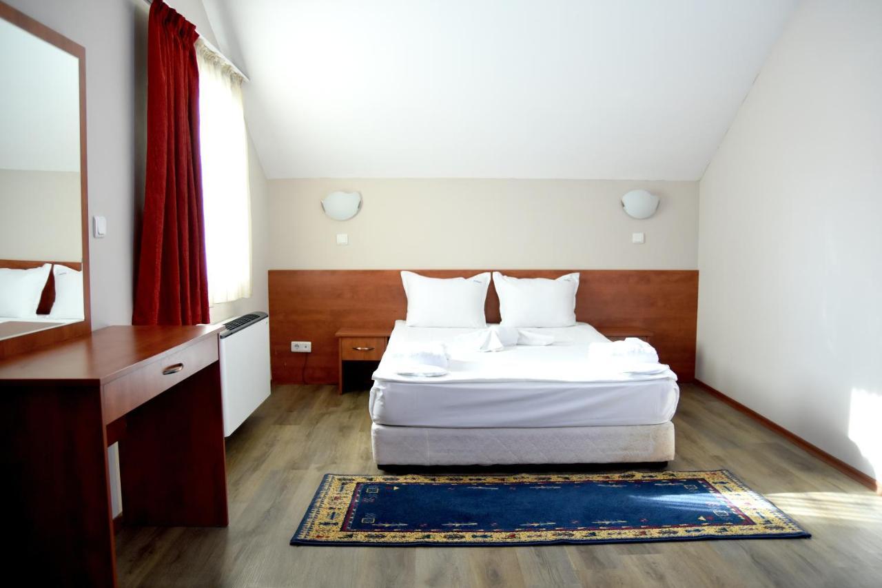 Hotel Sveta 4*